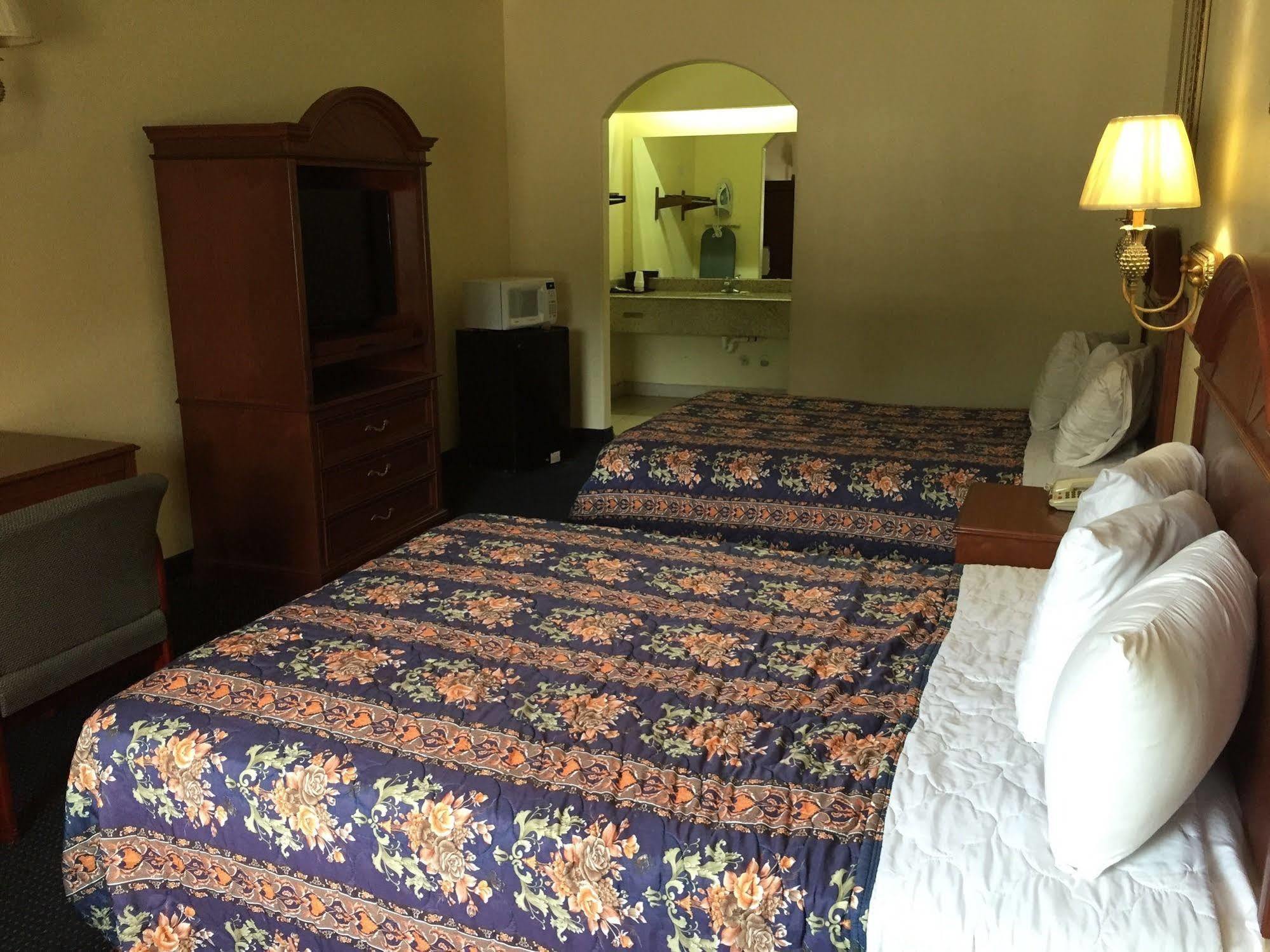 Executive Inn&Suites Shepherd Extérieur photo