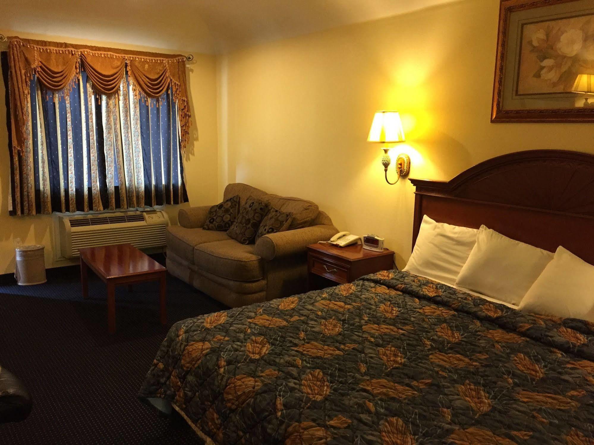 Executive Inn&Suites Shepherd Extérieur photo